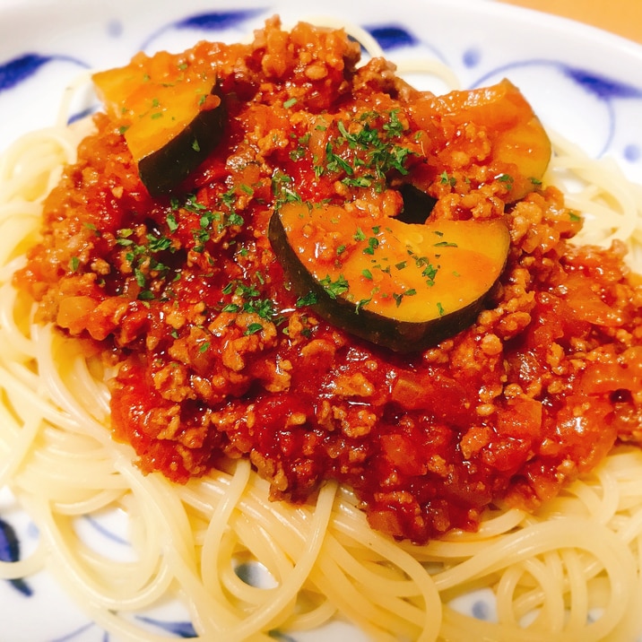 ズッキーニ入り♡トマト缶で作るミートスパゲティ